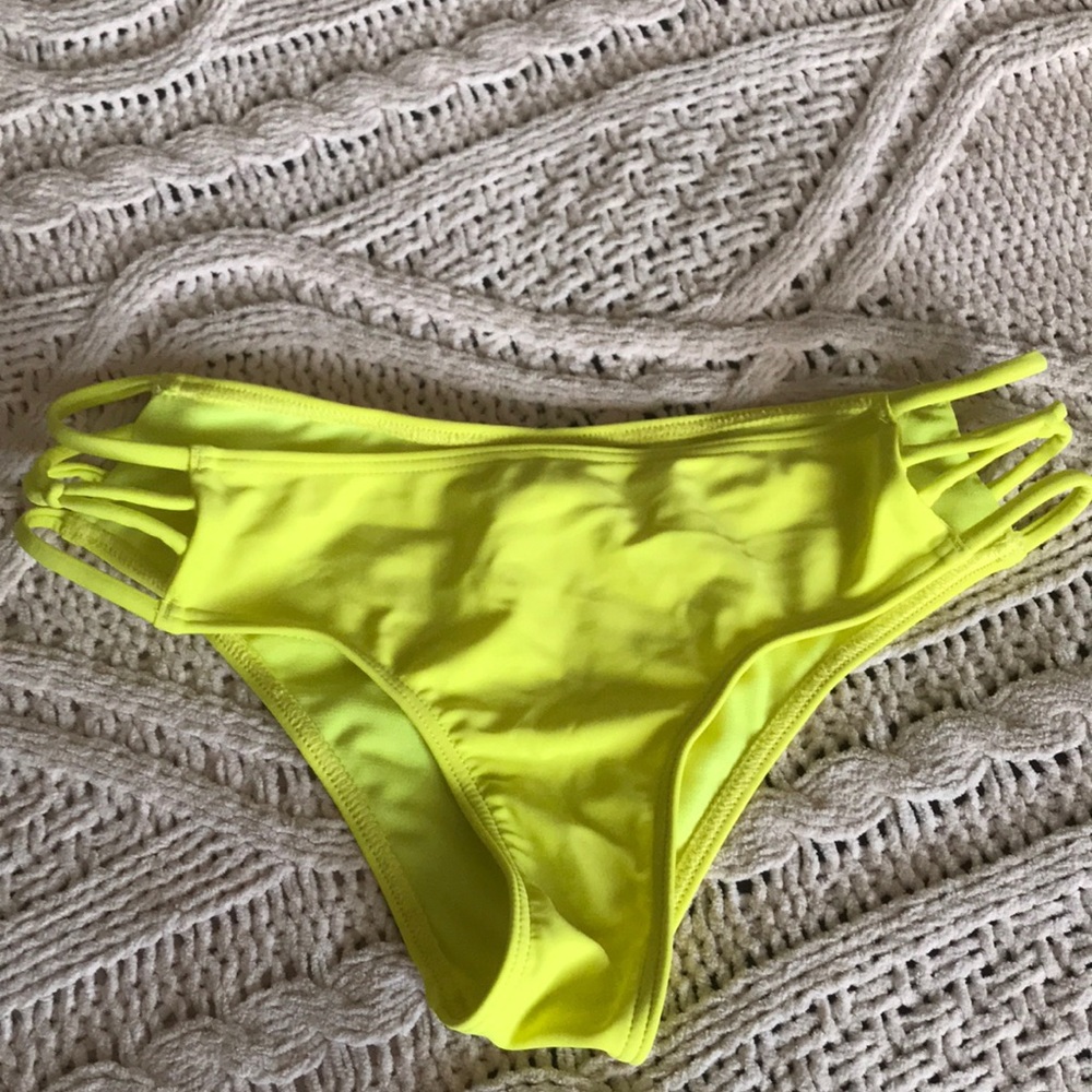 Cheeky fit bathing bottom